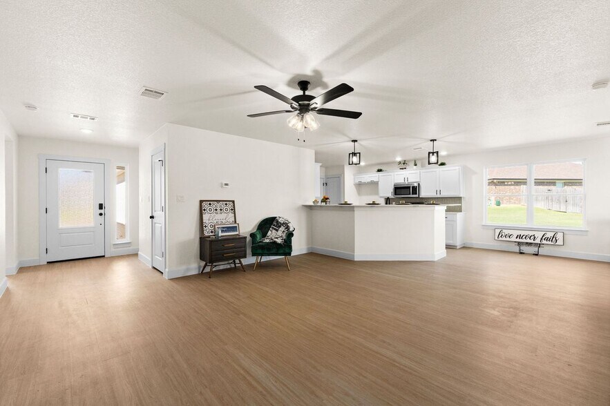 Building Photo - 2115 Blackhawk Lp
