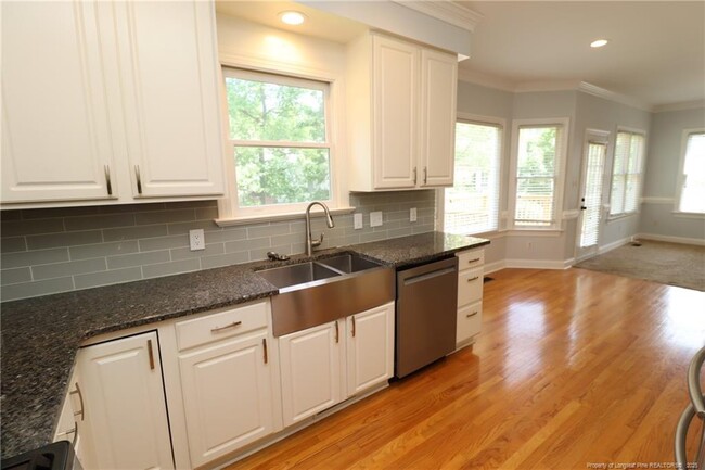 Building Photo - 203 Abbey Oak Ln