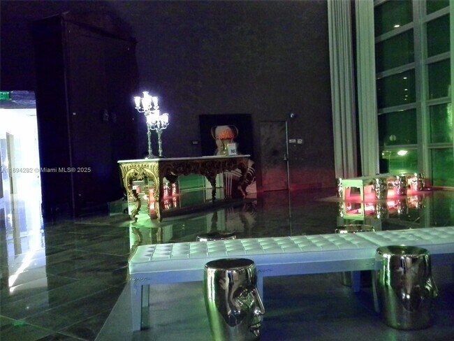 Primary Photo - 495 Brickell Ave