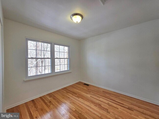 Building Photo - 2520 Doverhill Ct