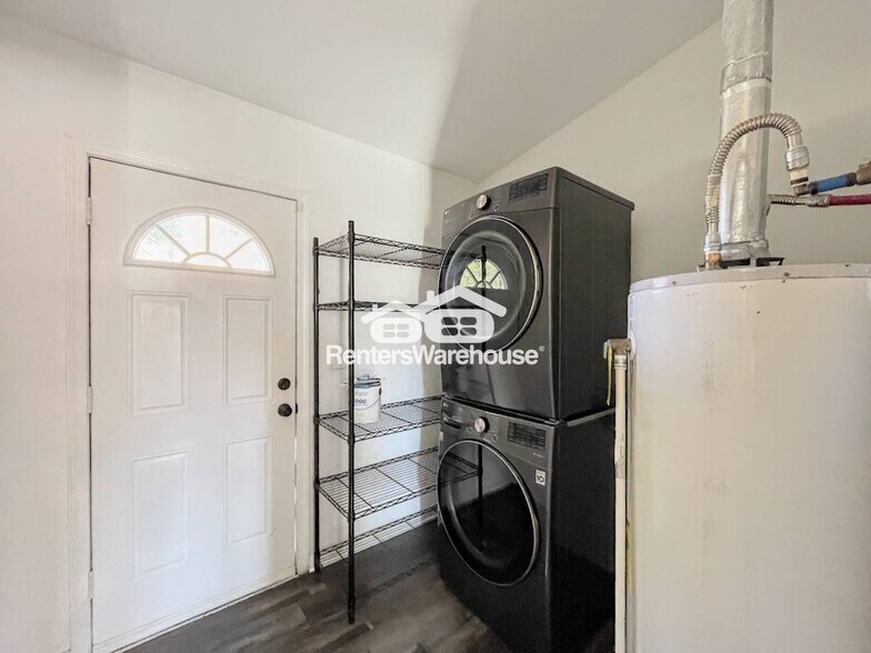 Building Photo - 2700 Belle St