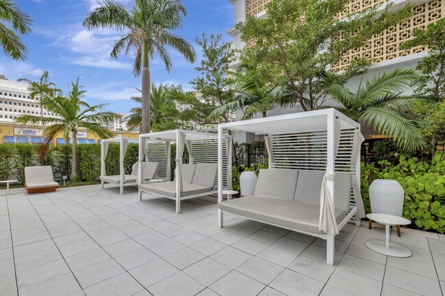 Building Photo - 155 E Boca Raton Rd
