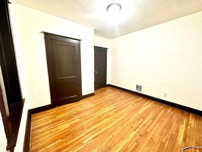 Building Photo - 3949 Tholozan Ave