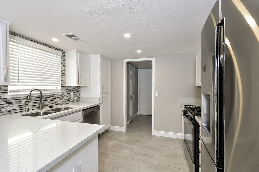 Building Photo - 7517 Maiden Run Ave