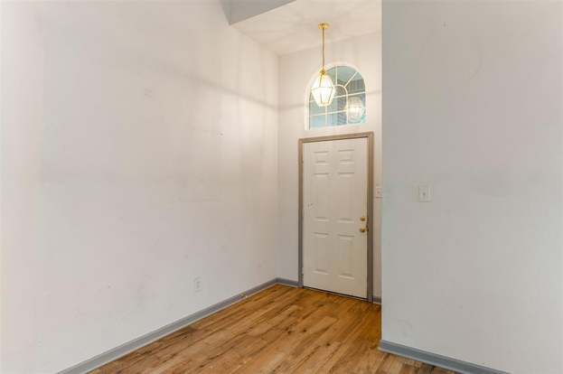 Building Photo - 17523 Poplar Canyon Ln