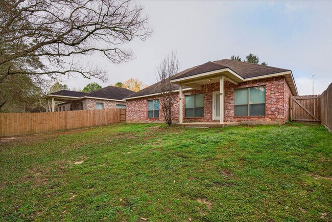 Building Photo - 10277 English Manor Dr