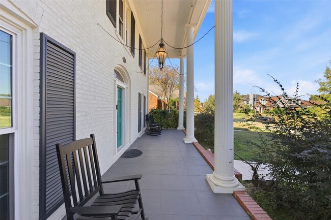 Building Photo - 6666 Fairfield St