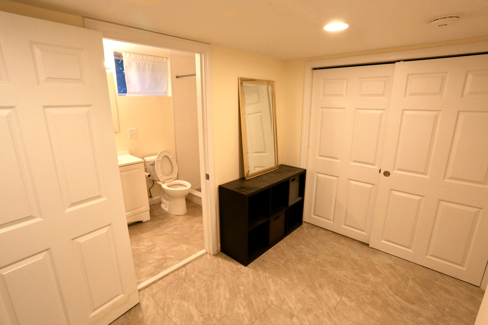 Building Photo - 124 Forest St