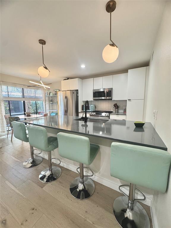 Building Photo - 400 E 30th St