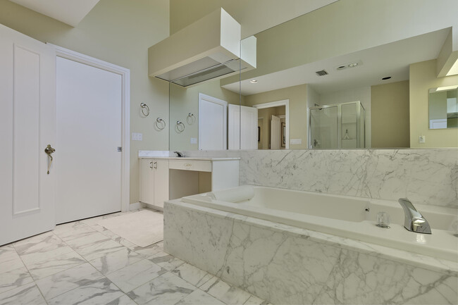 Building Photo - 392 Spyglass Way