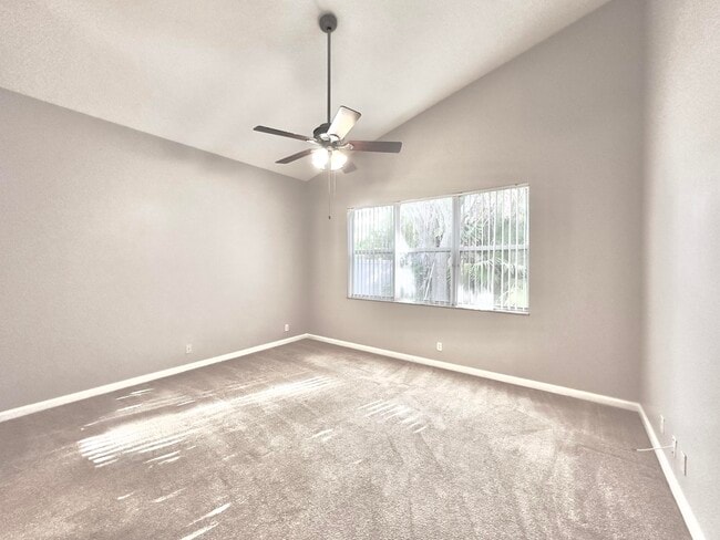 Building Photo - 146 NW Pleasant Grove Way