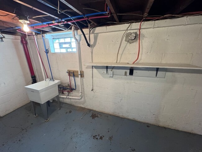 Building Photo - Updated 2-Bedroom 1-Bath House in Duquesne!!