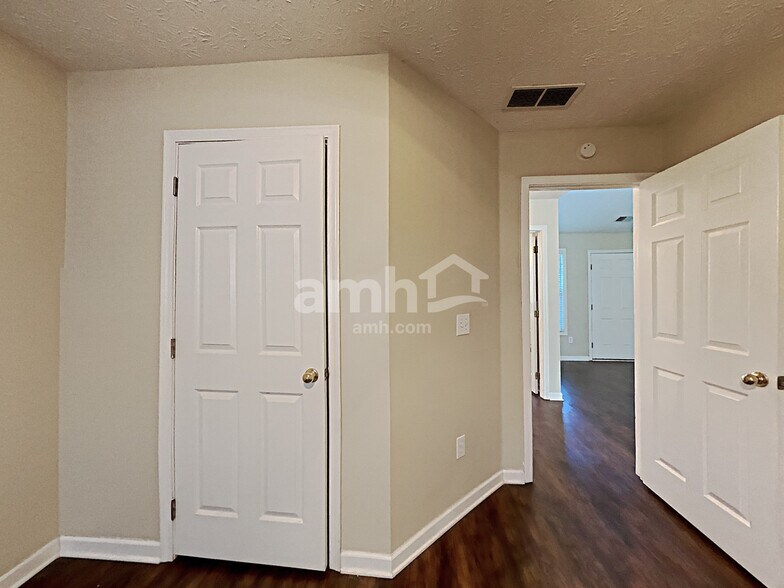 Building Photo - 4190 Eden Valley Dr