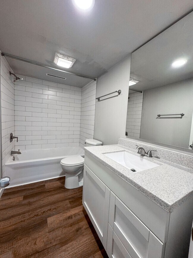 Building Photo - 917 Buena Vista Dr