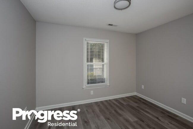 Building Photo - 363 Honeycutt Dr SE