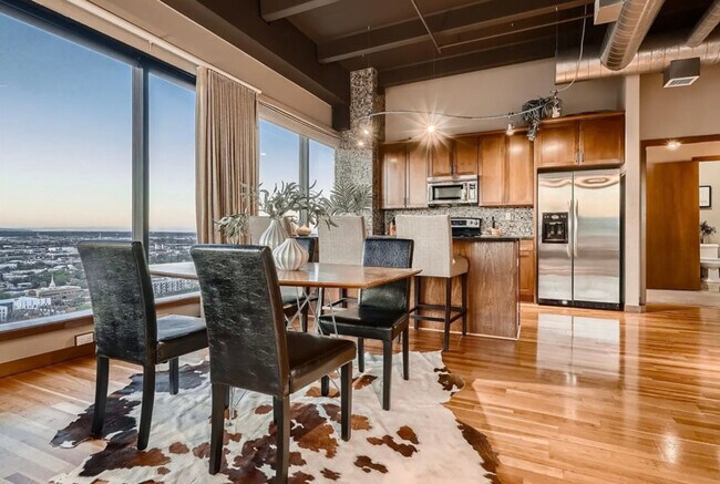 Building Photo - 100 Park Ave W