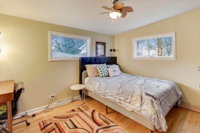 Building Photo - 321 Ferndale Rd