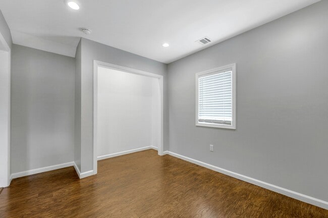 Building Photo - 215 New Milford Ave