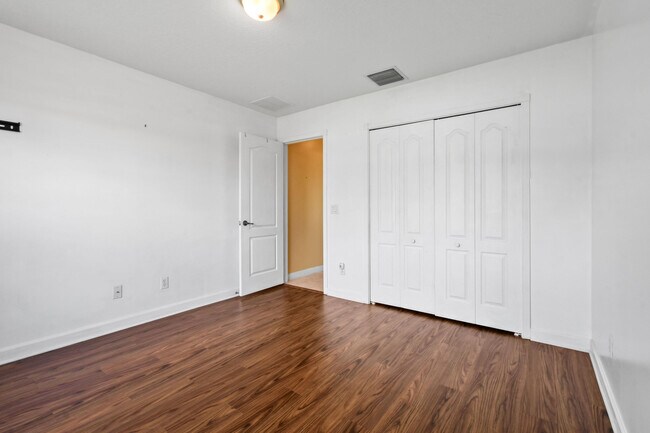 Building Photo - 1671 SW Mackey Ave