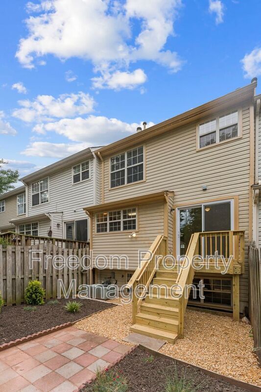 Building Photo - 8644 Sanderling Dr