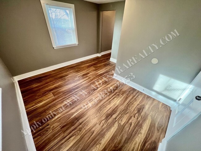 Building Photo - MOVE IN SPECIAL!! Updated 4 Bed 3 Bath Home in KCMO-Available NOW!! MOVE IN SPECIAL $200 OFF 2nd ...