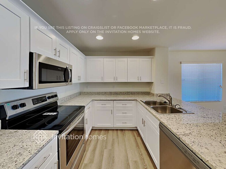 Building Photo - 1700 W Appaloosa Way