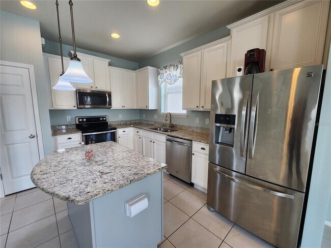 Building Photo - 15734 Stone House Dr
