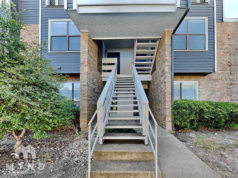 Building Photo - 5840 Spring Valley Rd