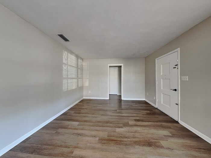 Building Photo - 1627 N Powers Dr