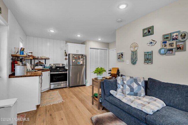 Building Photo - 1215 Lister St