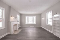 Building Photo - 3 BED, 1.5 BATH BEAUTIFUL   SINGLE- FAMILY HOME!