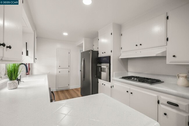 Building Photo - 3934 Bellwood Dr