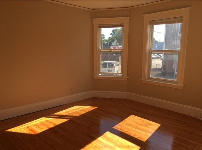 Building Photo - 295-297 Washington St. #297