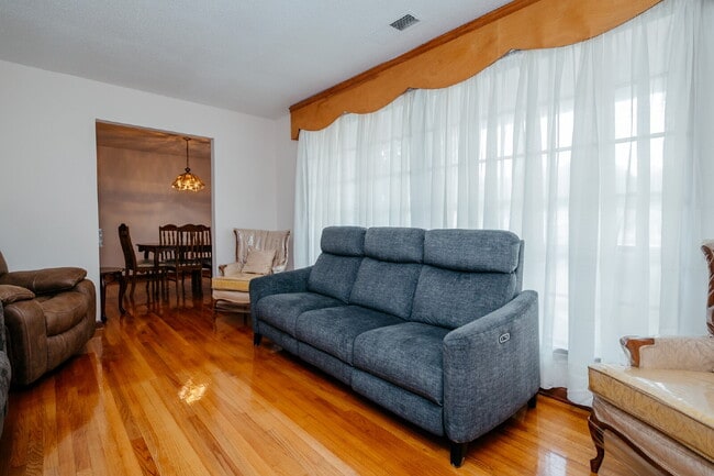 Building Photo - Fully Furnished Charleston Rental Near Folly Beach – Utilities Included | $3,600/Month