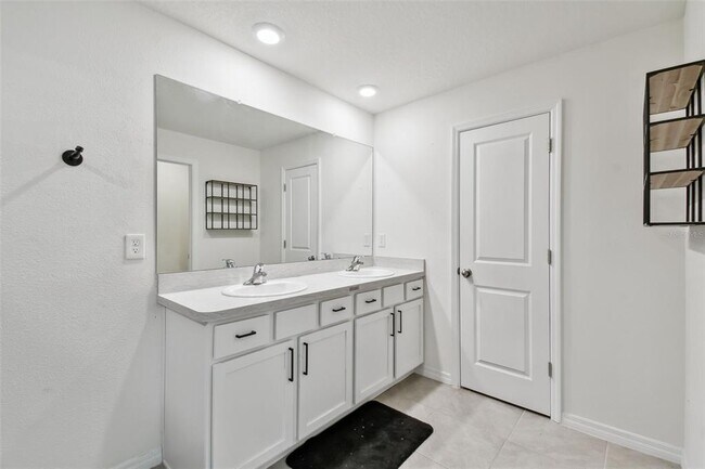 Building Photo - 7380 Sail Clover Ln