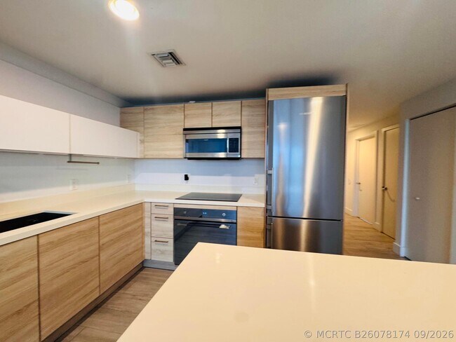 Building Photo - 16385 Biscayne Blvd