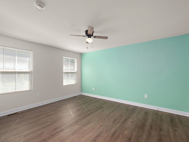 Building Photo - BeachTree Preserve Beauty | Finished Basement, Pool Access & Lawn Care Included