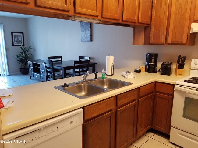 Building Photo - 8126 Surf Dr