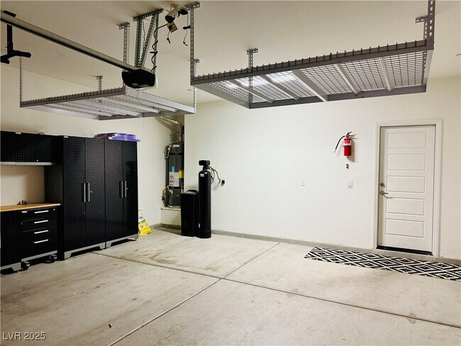 Building Photo - 253 Kindly Way