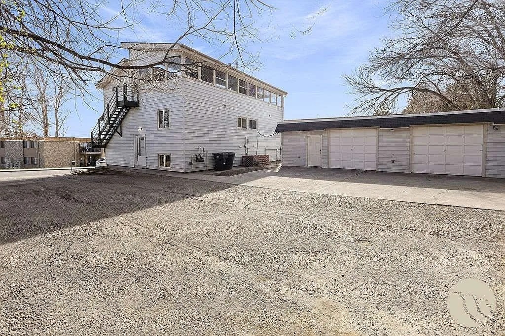 Building Photo - 1925 Burnstead Dr