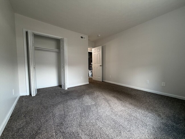 Building Photo - 421 Poplar Level Ct