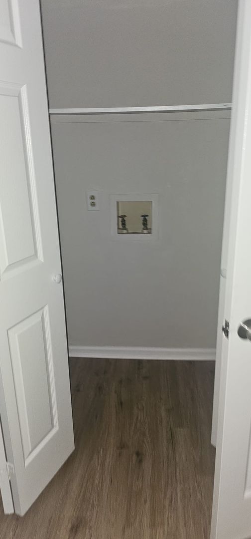 Building Photo - 946 S Ridge Ct