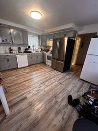 Building Photo - 70 Birch St