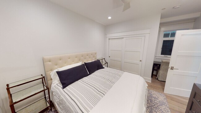 Building Photo - 3bed/3.5 Bath School Year Rental