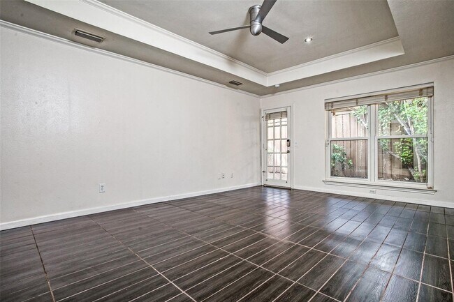Building Photo - 9127 Valley Chapel Ln