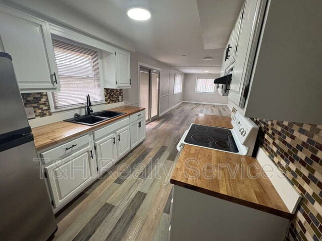 Building Photo - 10129 Lawnhaven Ct