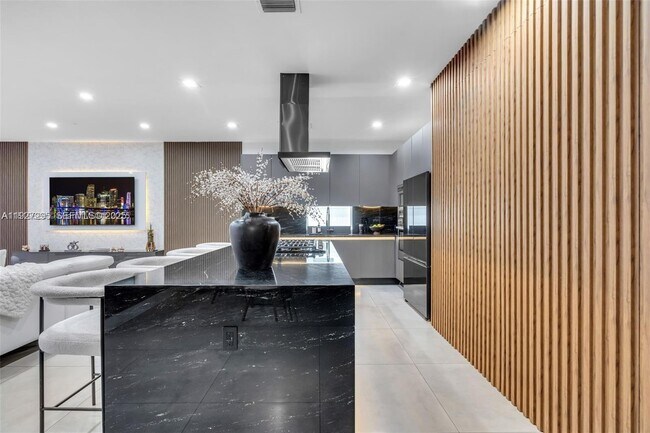 Building Photo - 7534 NW 98th Ave