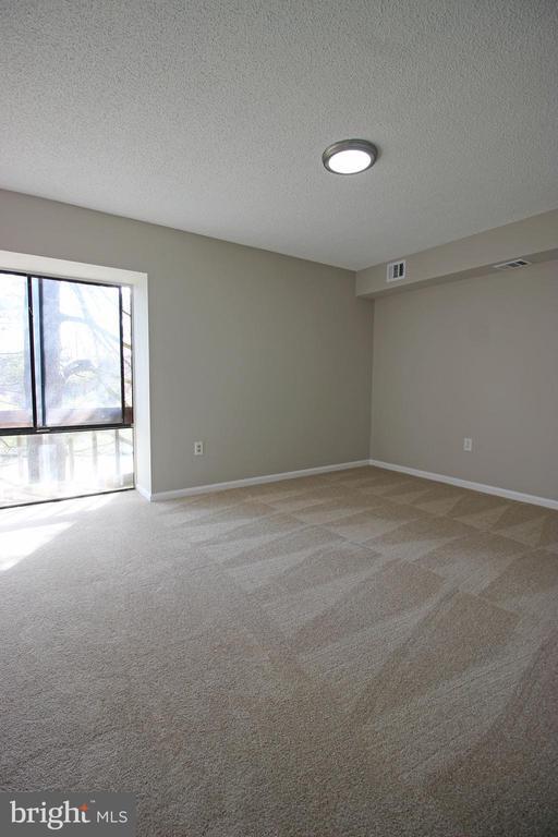 Building Photo - 10208 Bushman Dr