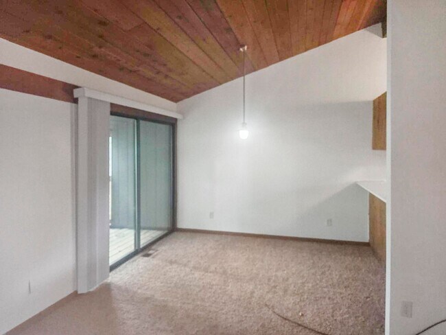 Building Photo - 525 N Blackhawk Blvd