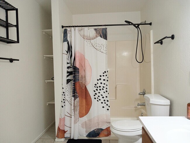 Building Photo - 33662 Whispering Palms Trail